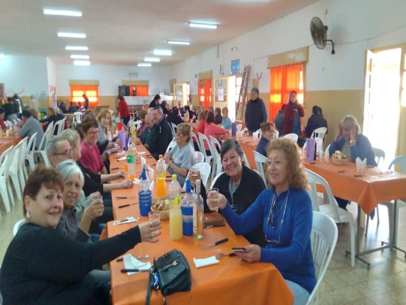 El municipio concretó un viaje a Santa María de Punilla para 160 adultos mayores de la ciudad
