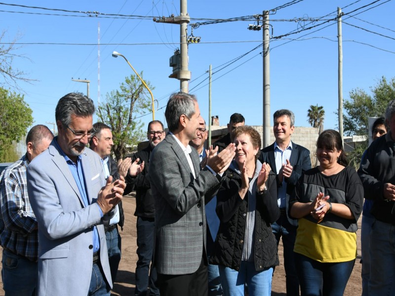 Quedó inaugurada la obra de cordón cuneta en barrio San Cayetano