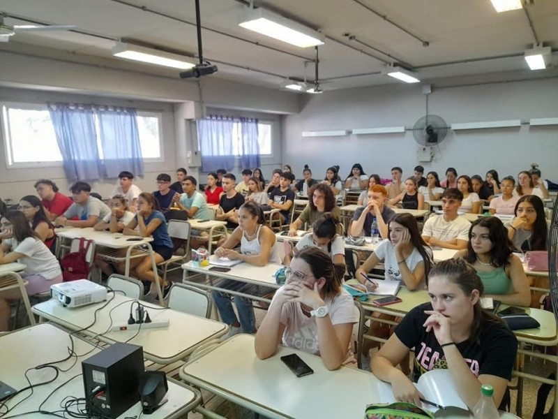 Ingreso 2024: El CRES reabre sus puertas para recibir la documentación de inscripciones a las carreras universitarias