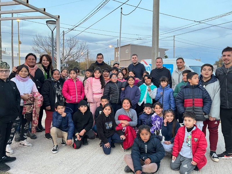 Niños de barrio Parque disfrutaron del Planetario en Tecnoteca